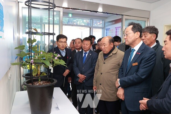 해남의 대표 특산물인 고구마의 산업 전반을 총괄하는 해남군 고구마연구센터가 개소했다
